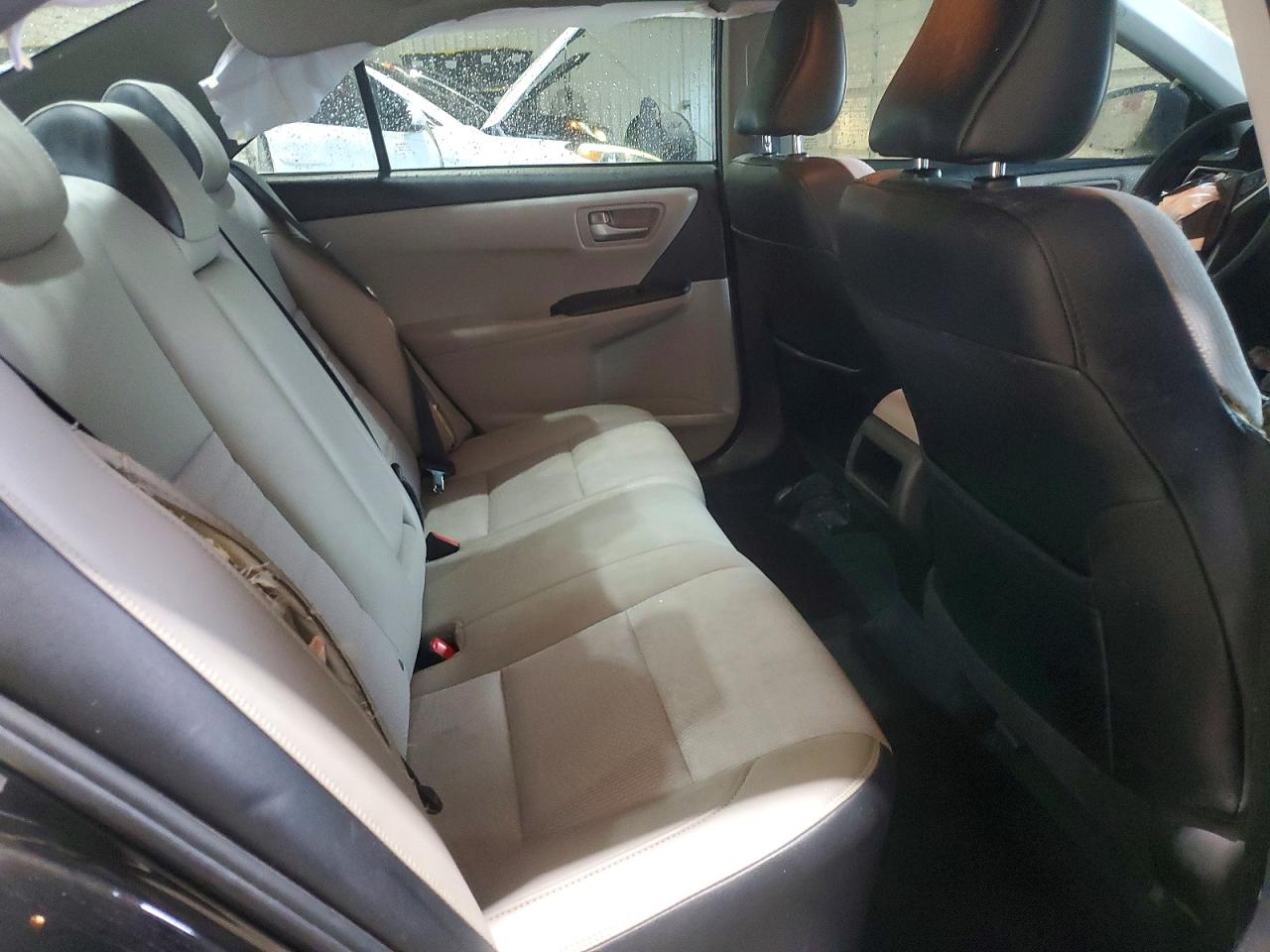 2016 TOYOTA CAMRY SE photo 28
