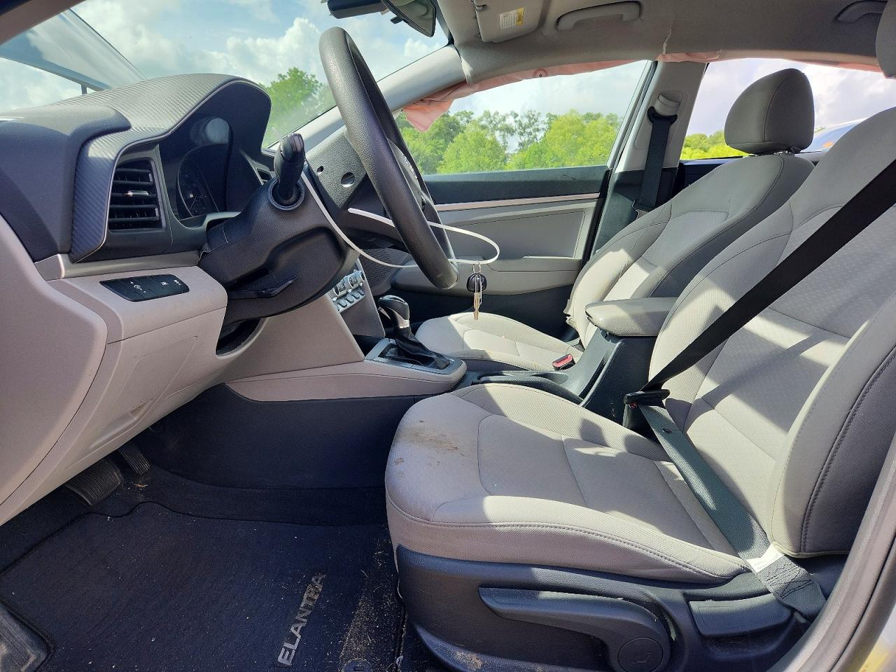 2020 HYUNDAI ELANTRA SE photo 13