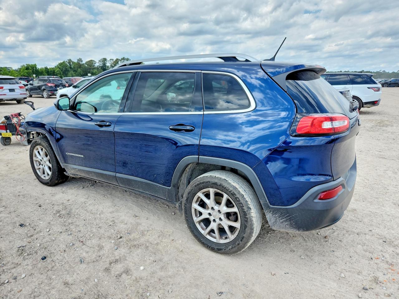 2018 JEEP CHEROKEE LATITUDE photo 3