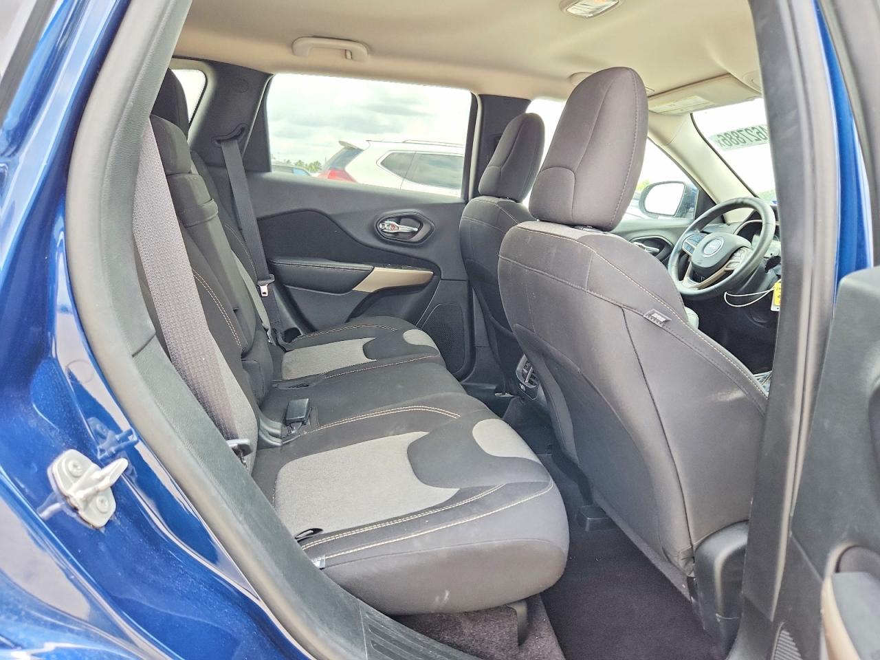 2018 JEEP CHEROKEE LATITUDE photo 21