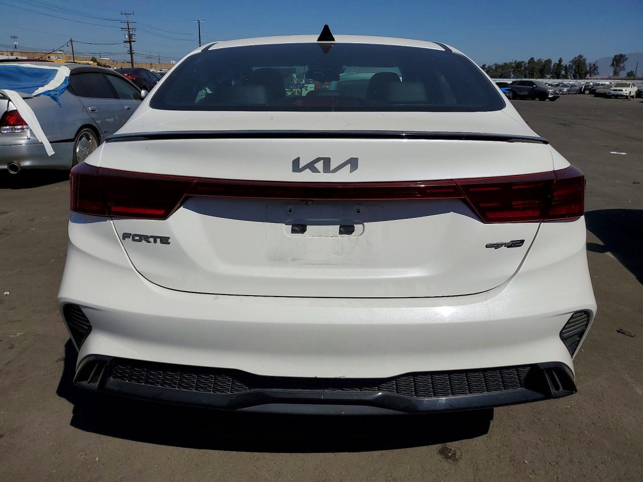 2023 KIA FORTE GT LINE photo 11