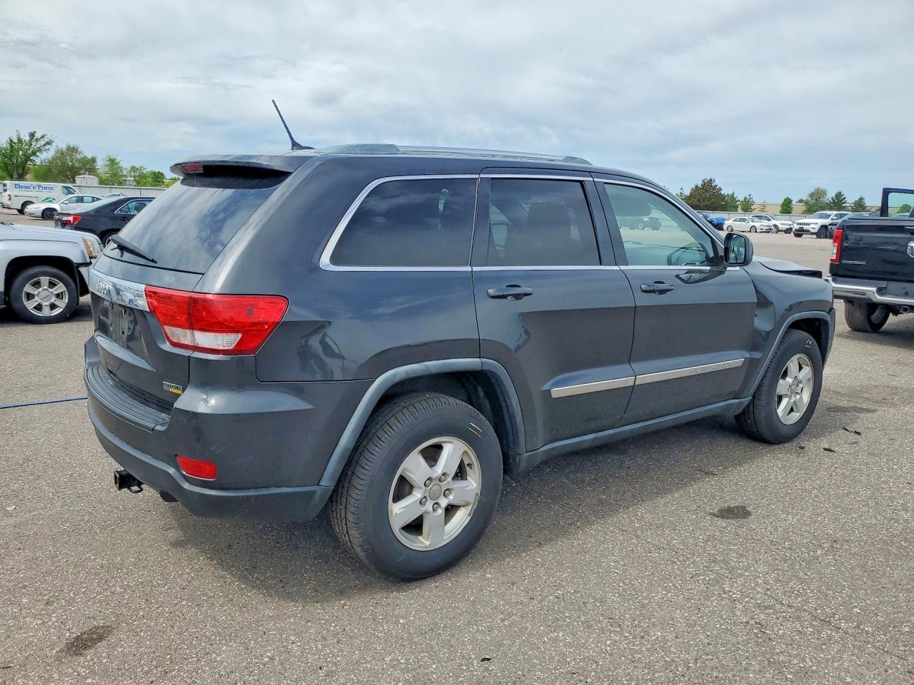 2011 JEEP GRAND CHEROKEE LAREDO photo 3