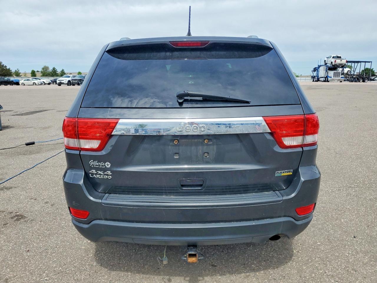 2011 JEEP GRAND CHEROKEE LAREDO photo 6