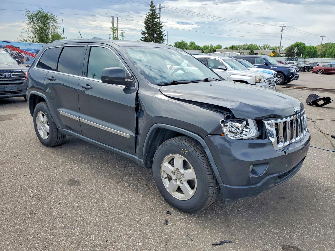 2011 JEEP GRAND CHEROKEE LAREDO photo 4