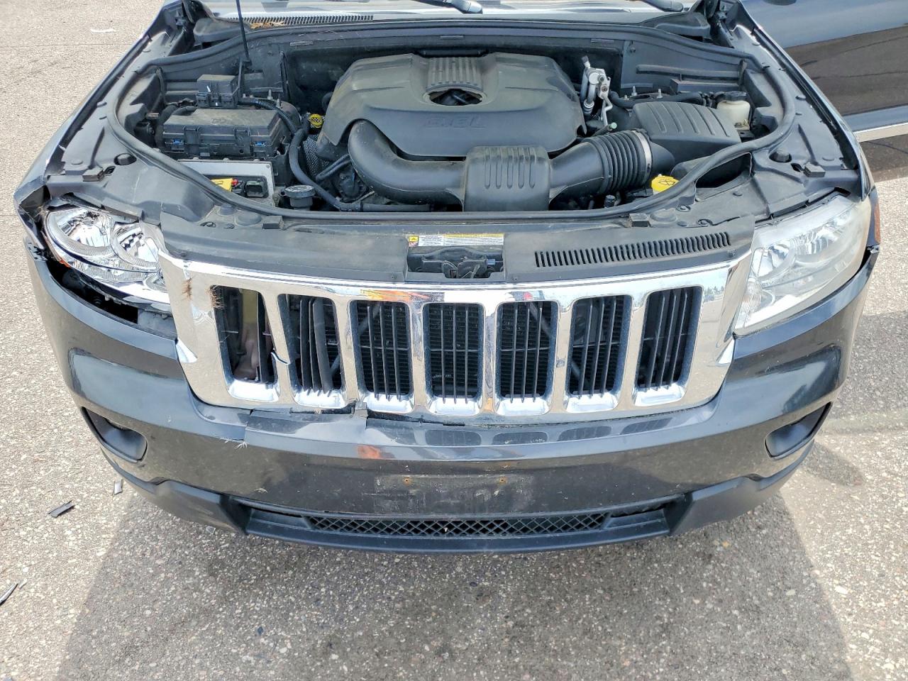 2011 JEEP GRAND CHEROKEE LAREDO photo 12