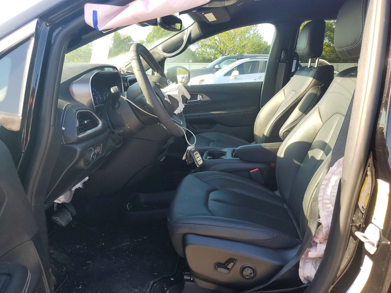 2026 CHRYSLER PACIFICA SELECT photo 7