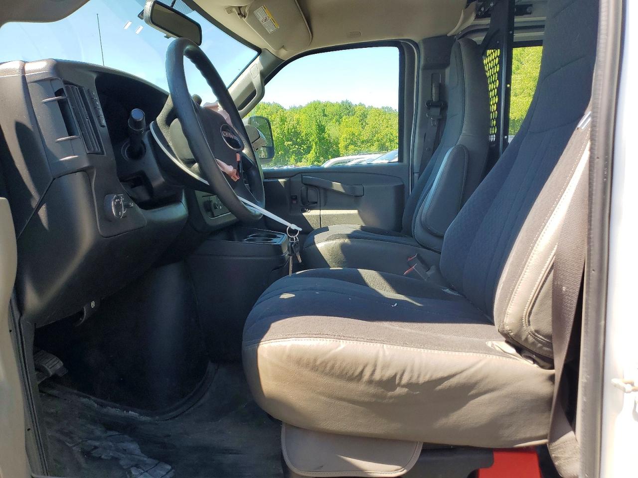 2018 GMC SAVANA 2500 DELIVERY VAN photo 19