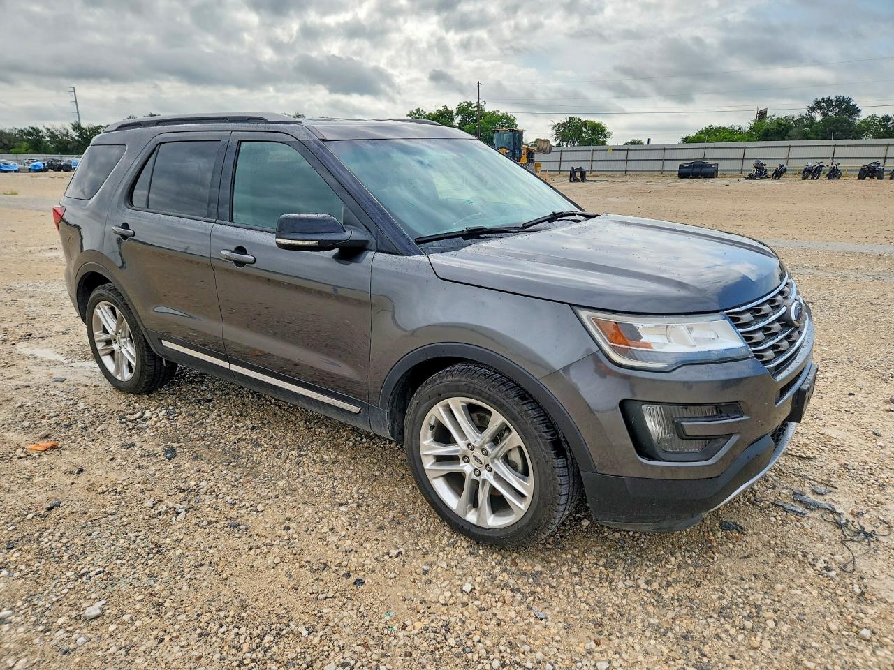 2016 FORD EXPLORER XLT photo 10