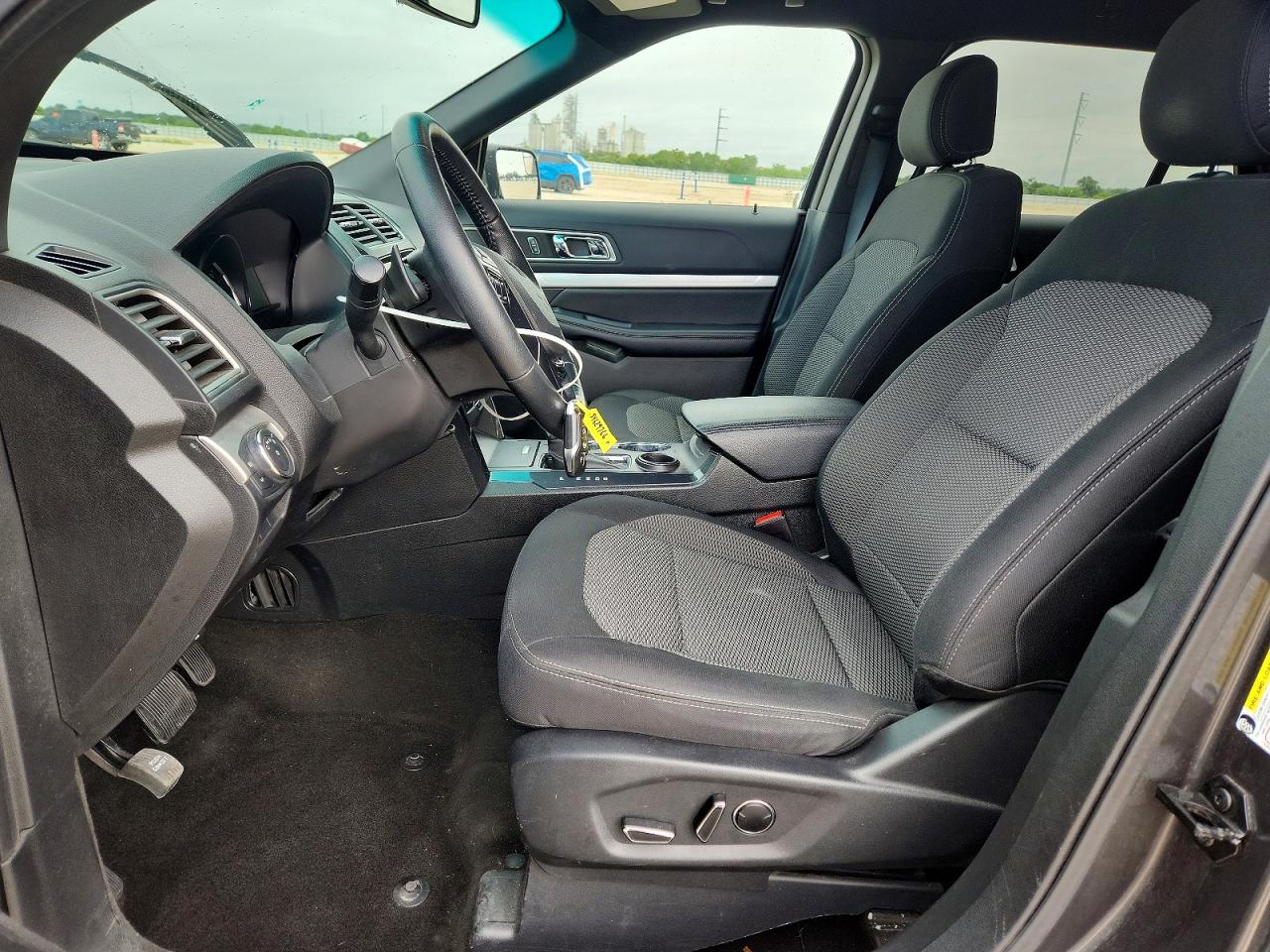 2016 FORD EXPLORER XLT photo 19