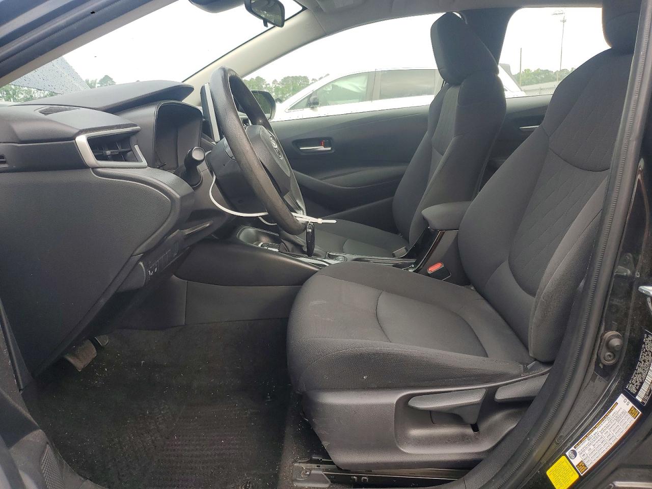 2021 TOYOTA COROLLA LE photo 13