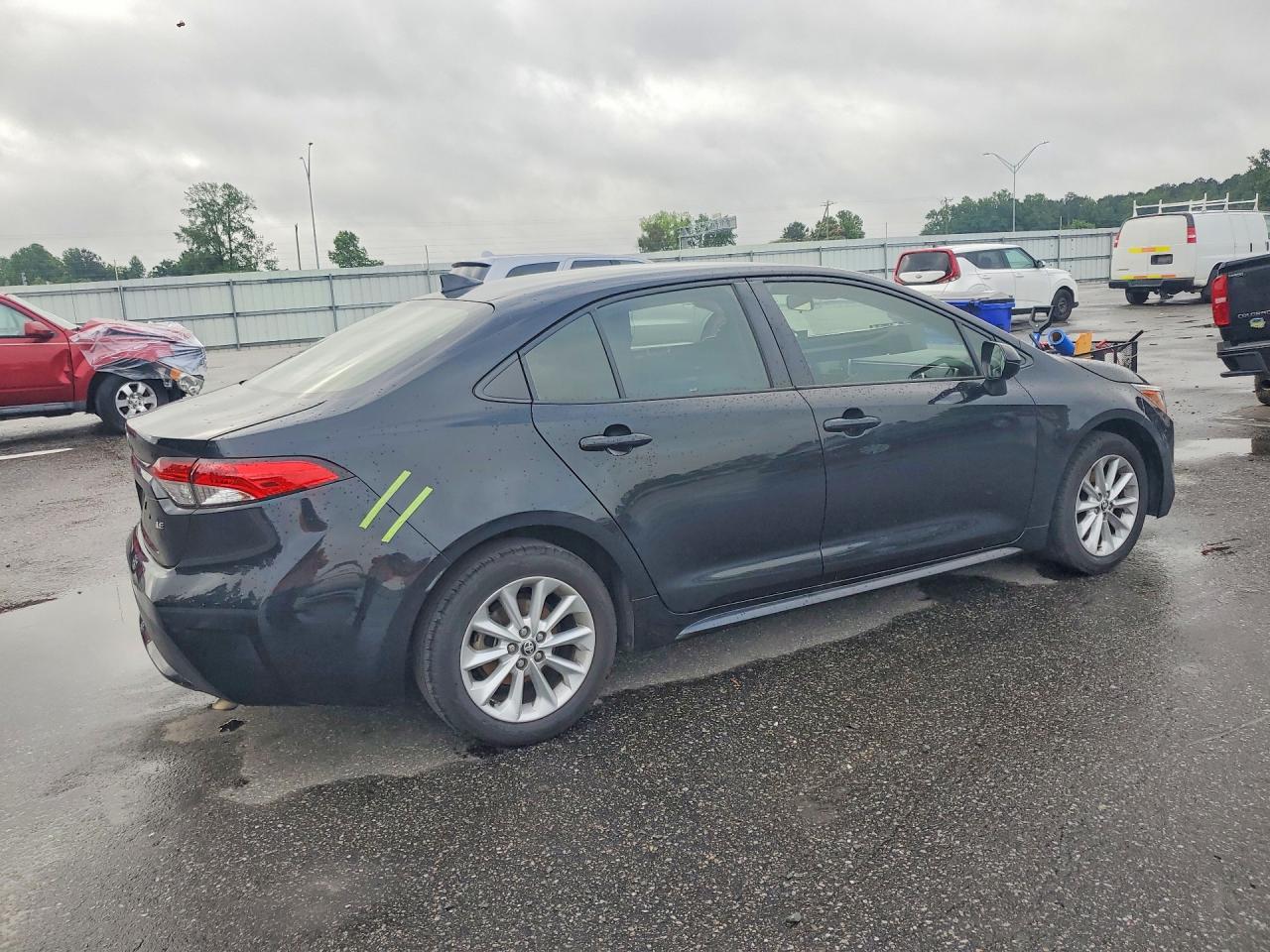 2021 TOYOTA COROLLA LE photo 5