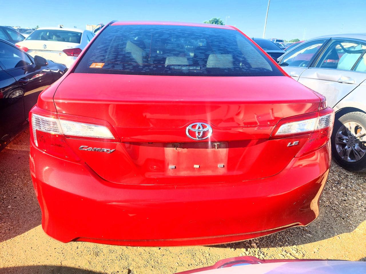 2014 TOYOTA CAMRY LE photo 11