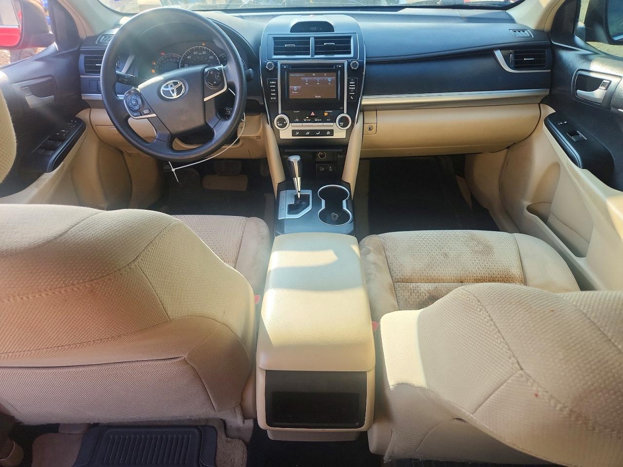 2014 TOYOTA CAMRY LE photo 15