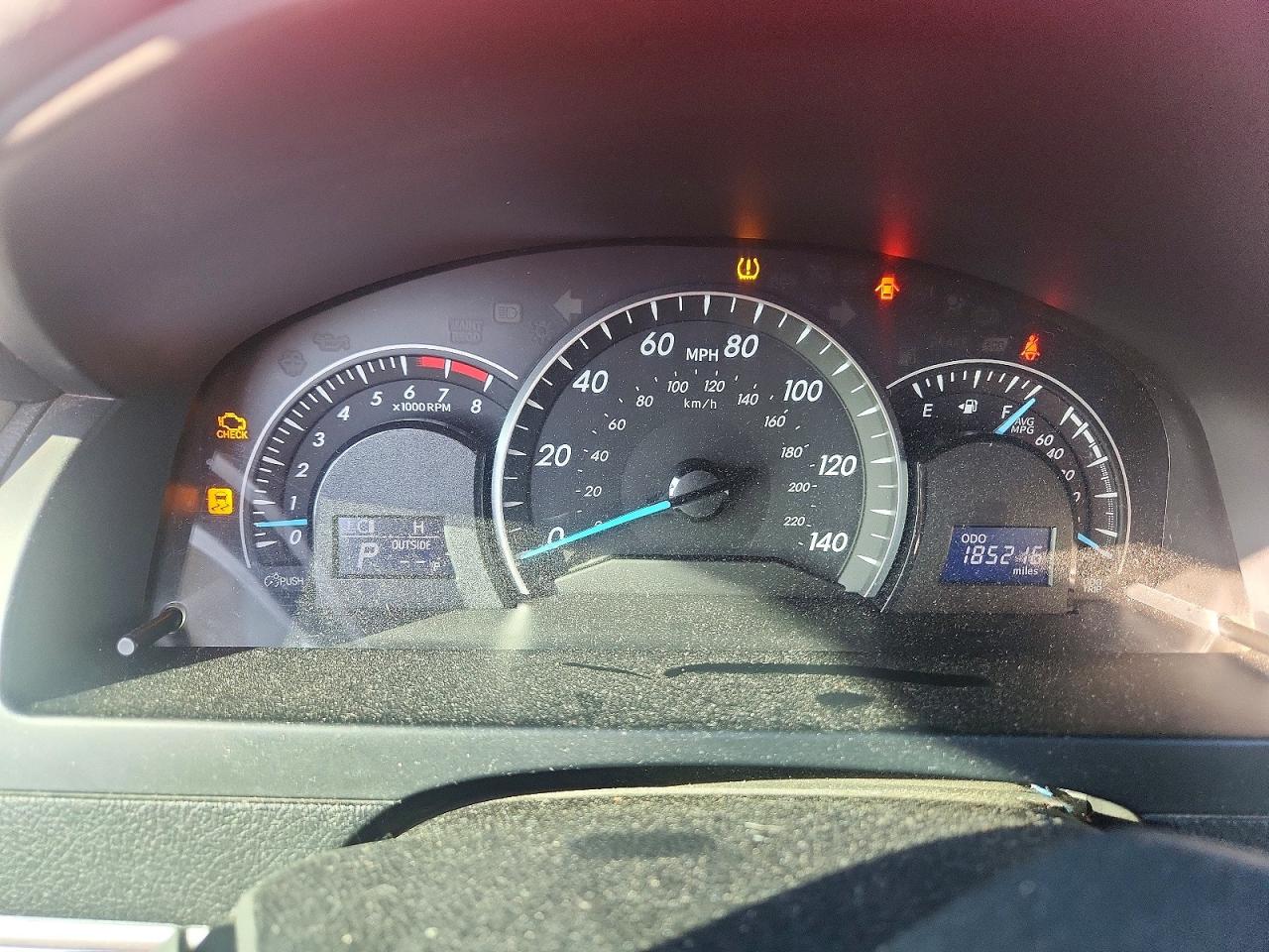 2014 TOYOTA CAMRY LE photo 17