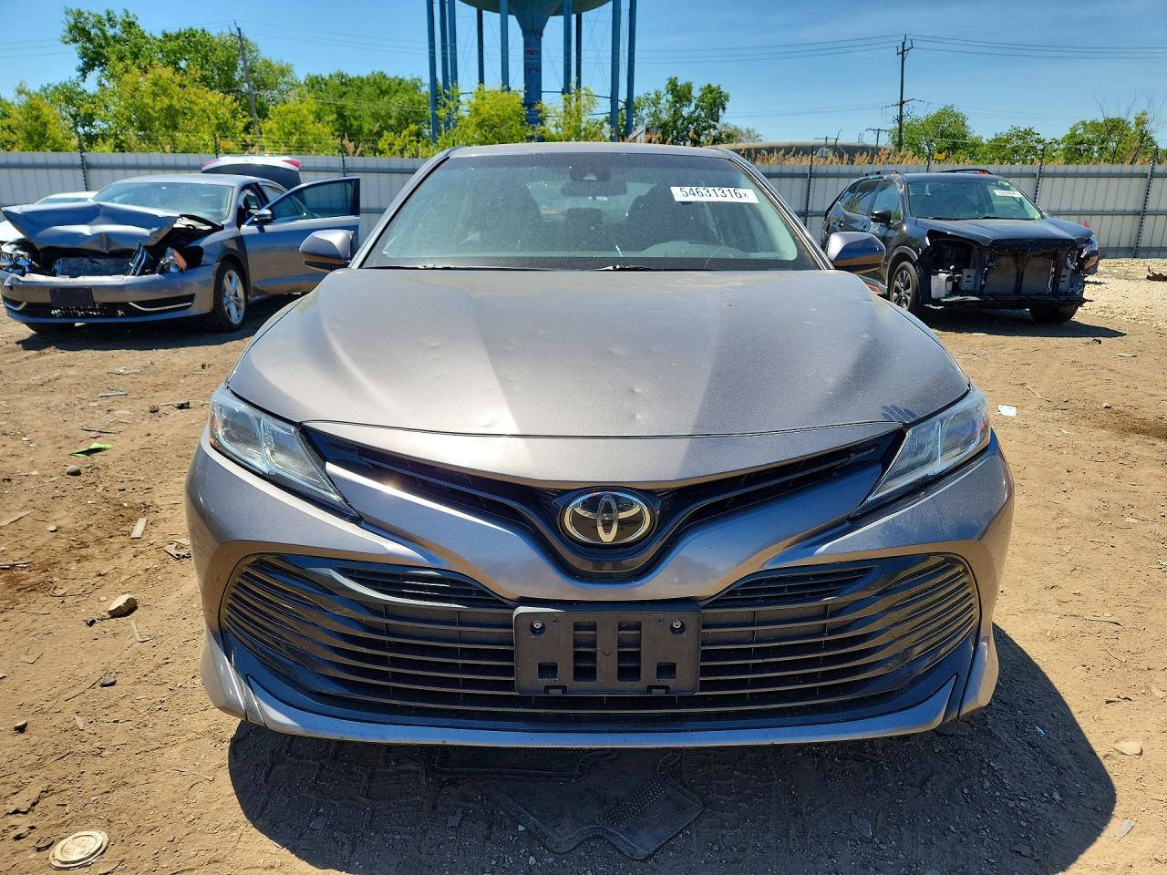 2018 TOYOTA CAMRY LE photo 5