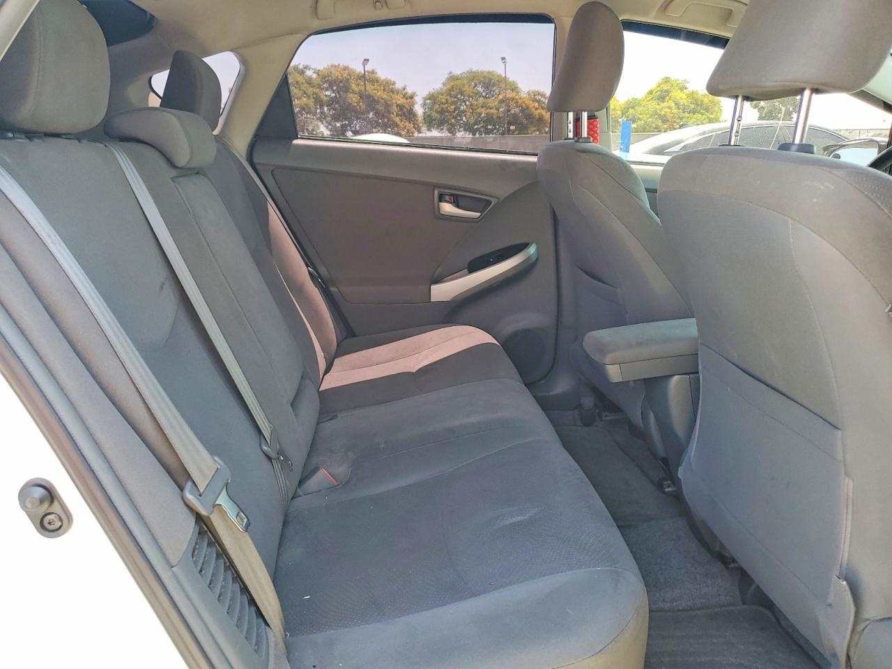 2011 TOYOTA PRIUS TWO photo 19