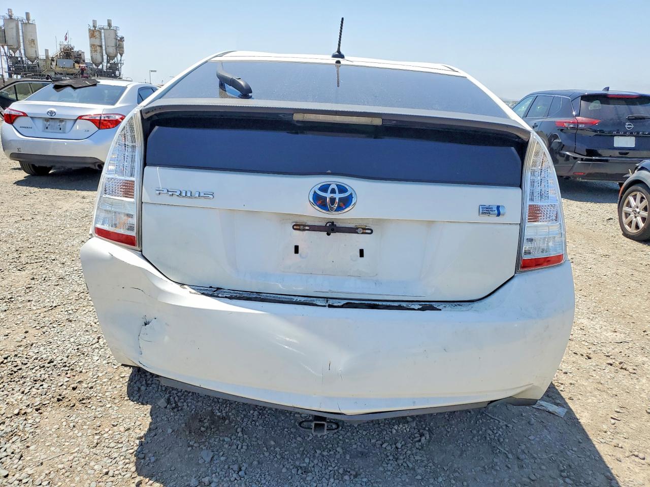 2011 TOYOTA PRIUS TWO photo 11