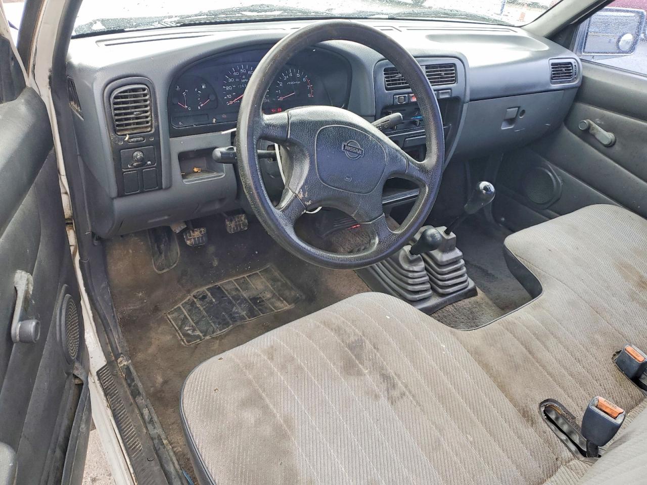 1995 NISSAN TRUCK XE photo 22