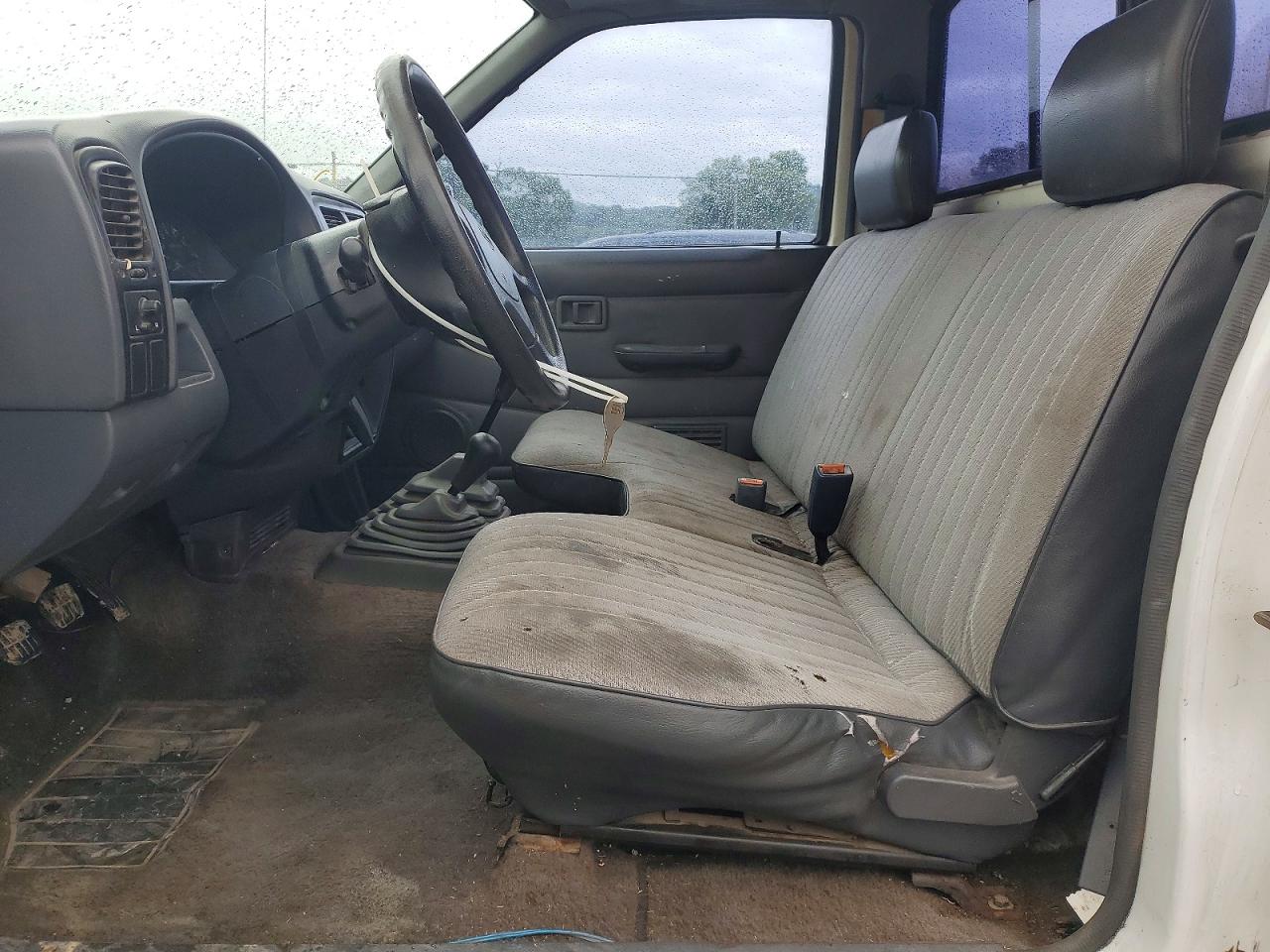 1995 NISSAN TRUCK XE photo 19