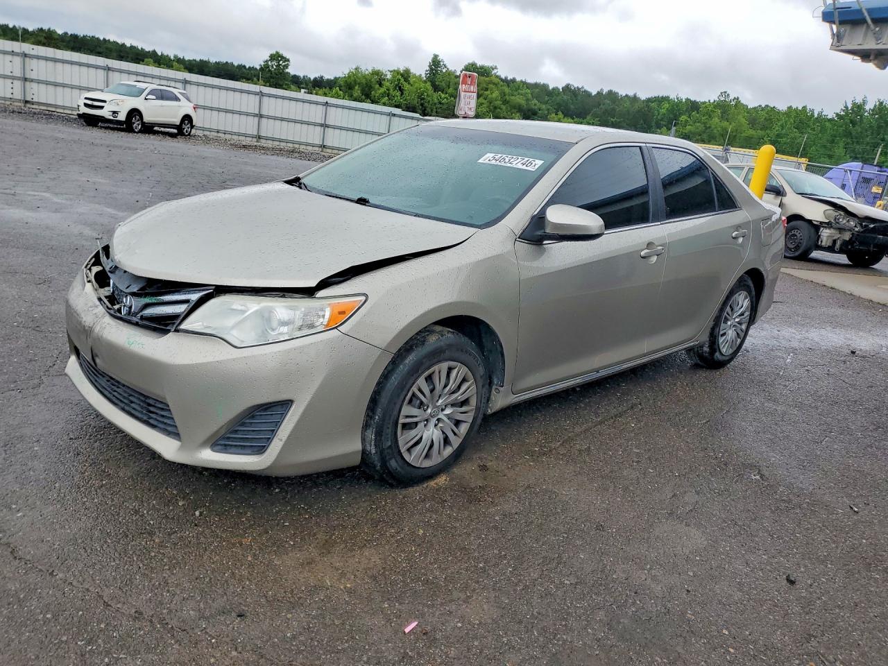 2014 TOYOTA CAMRY
