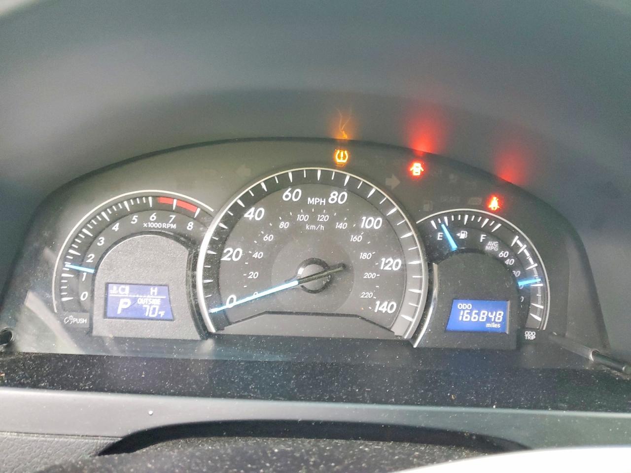 2014 TOYOTA CAMRY LE photo 25