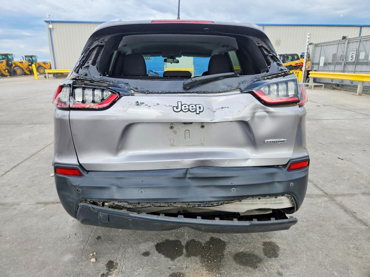 2019 JEEP CHEROKEE LATITUDE photo 16