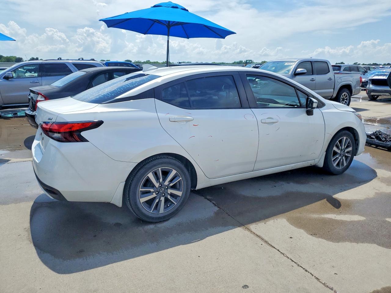 2020 NISSAN VERSA SV photo 7