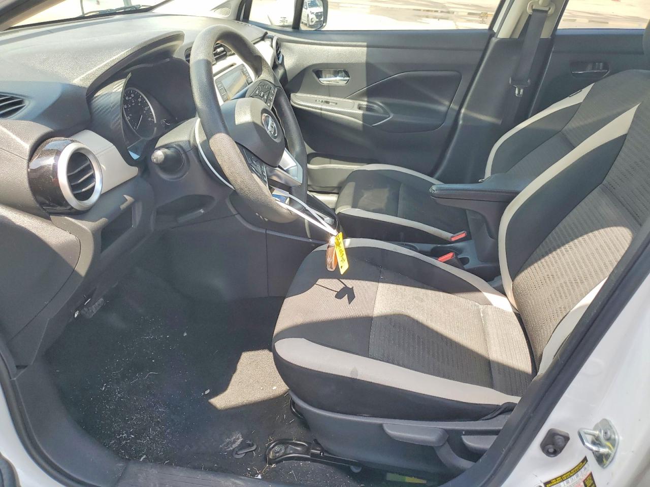 2020 NISSAN VERSA SV photo 19