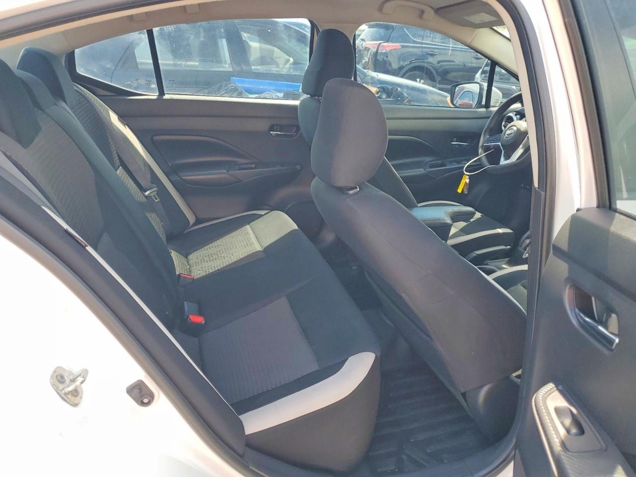2020 NISSAN VERSA SV photo 28