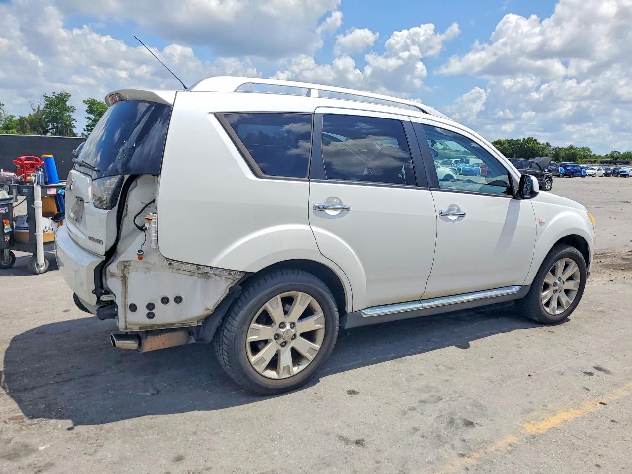 2009 MITSUBISHI OUTLANDER SE photo 5
