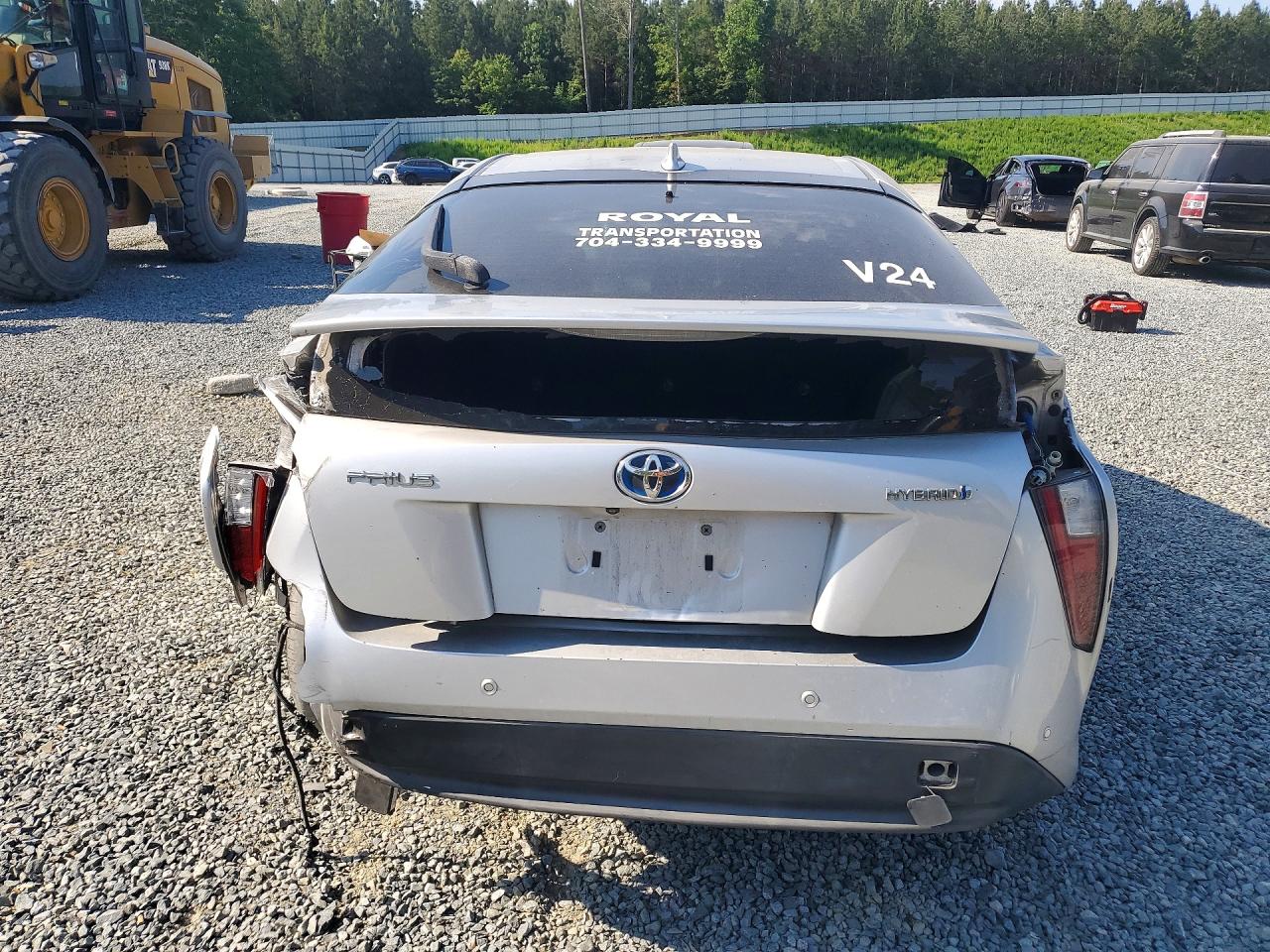 2017 TOYOTA PRIUS FOUR photo 11