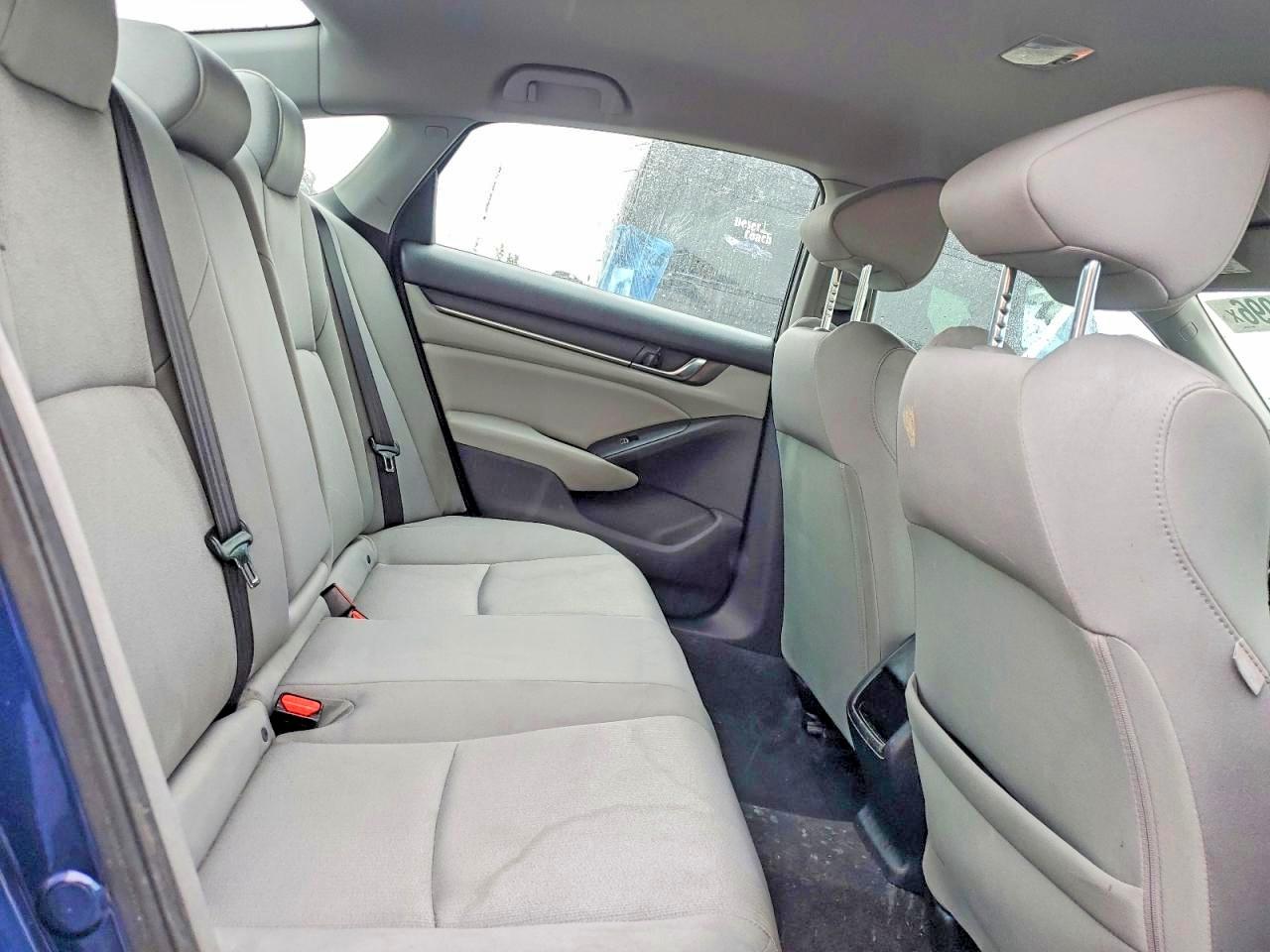 2020 HONDA ACCORD LX photo 19