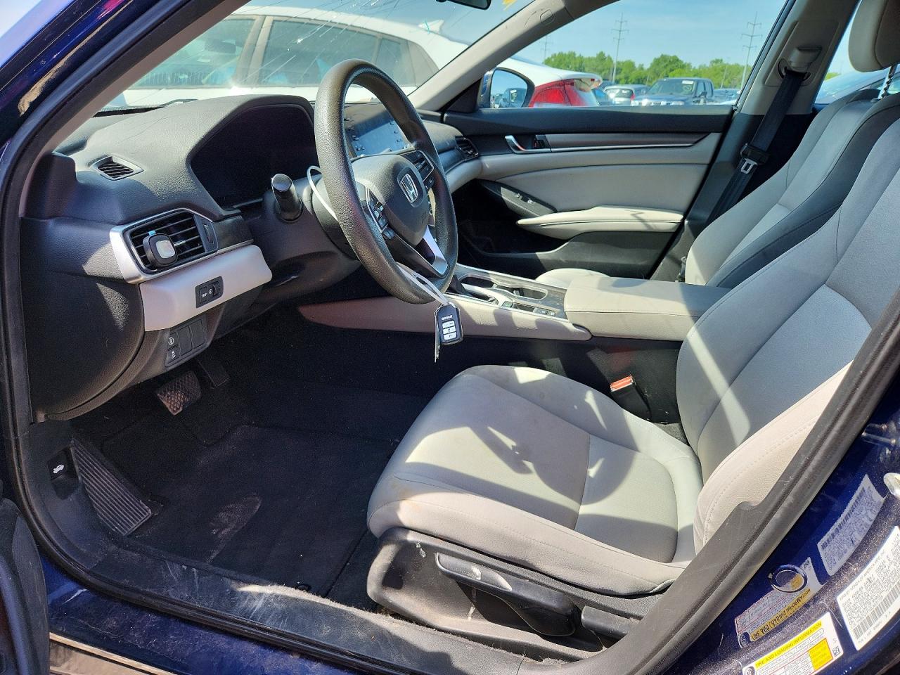 2020 HONDA ACCORD LX photo 13