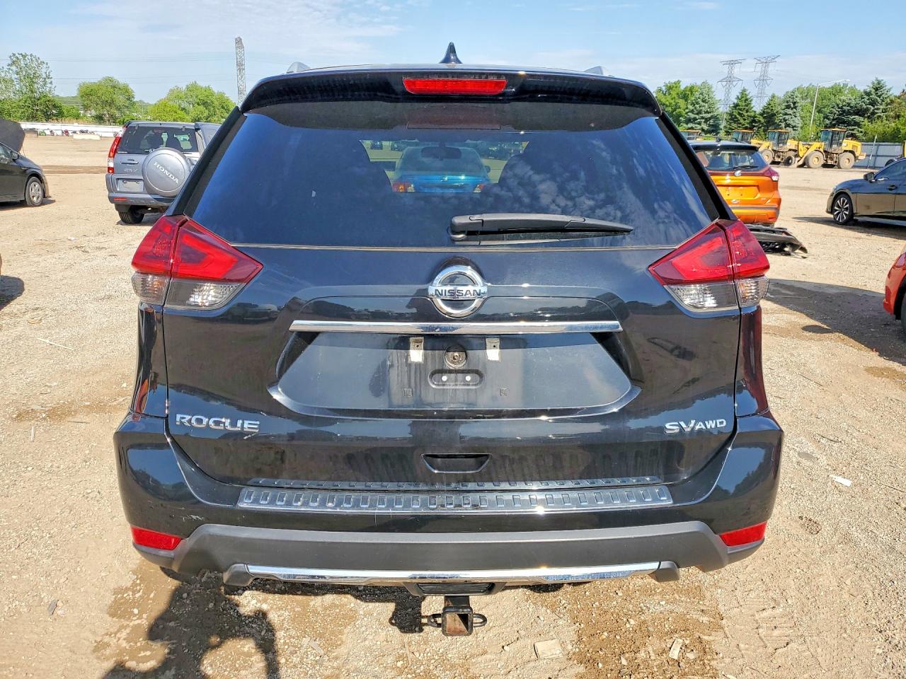 2018 NISSAN ROGUE SV photo 6