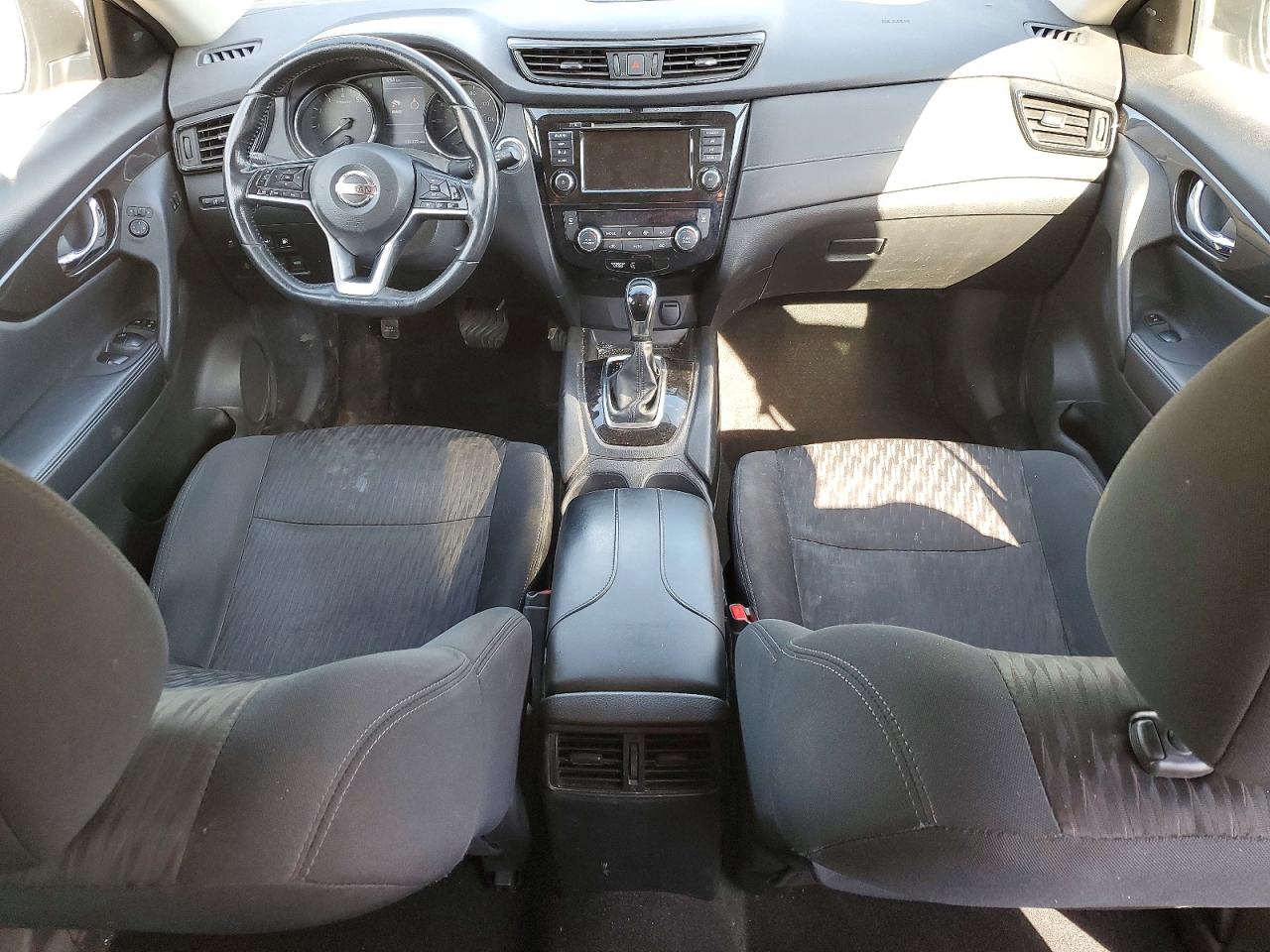 2018 NISSAN ROGUE SV photo 8