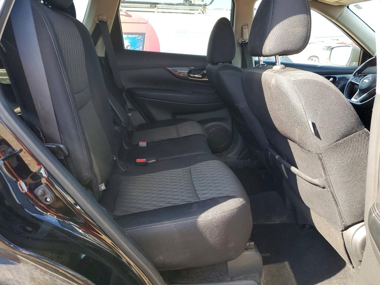 2018 NISSAN ROGUE SV photo 10