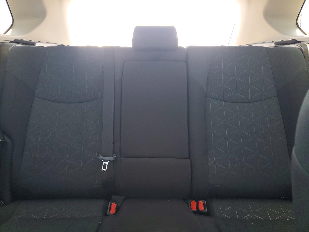 2025 TOYOTA RAV4 XLE photo 28