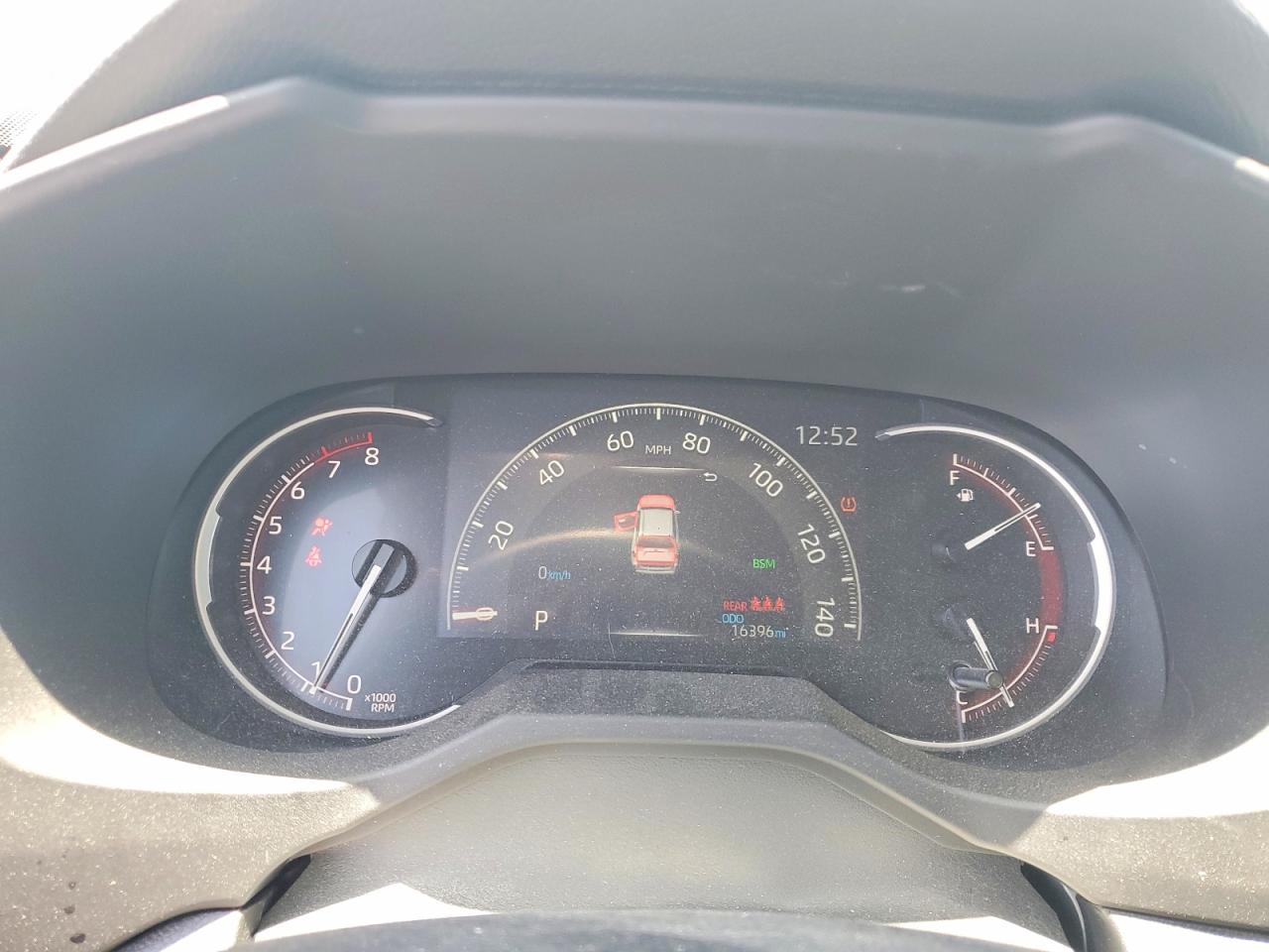 2025 TOYOTA RAV4 XLE photo 25