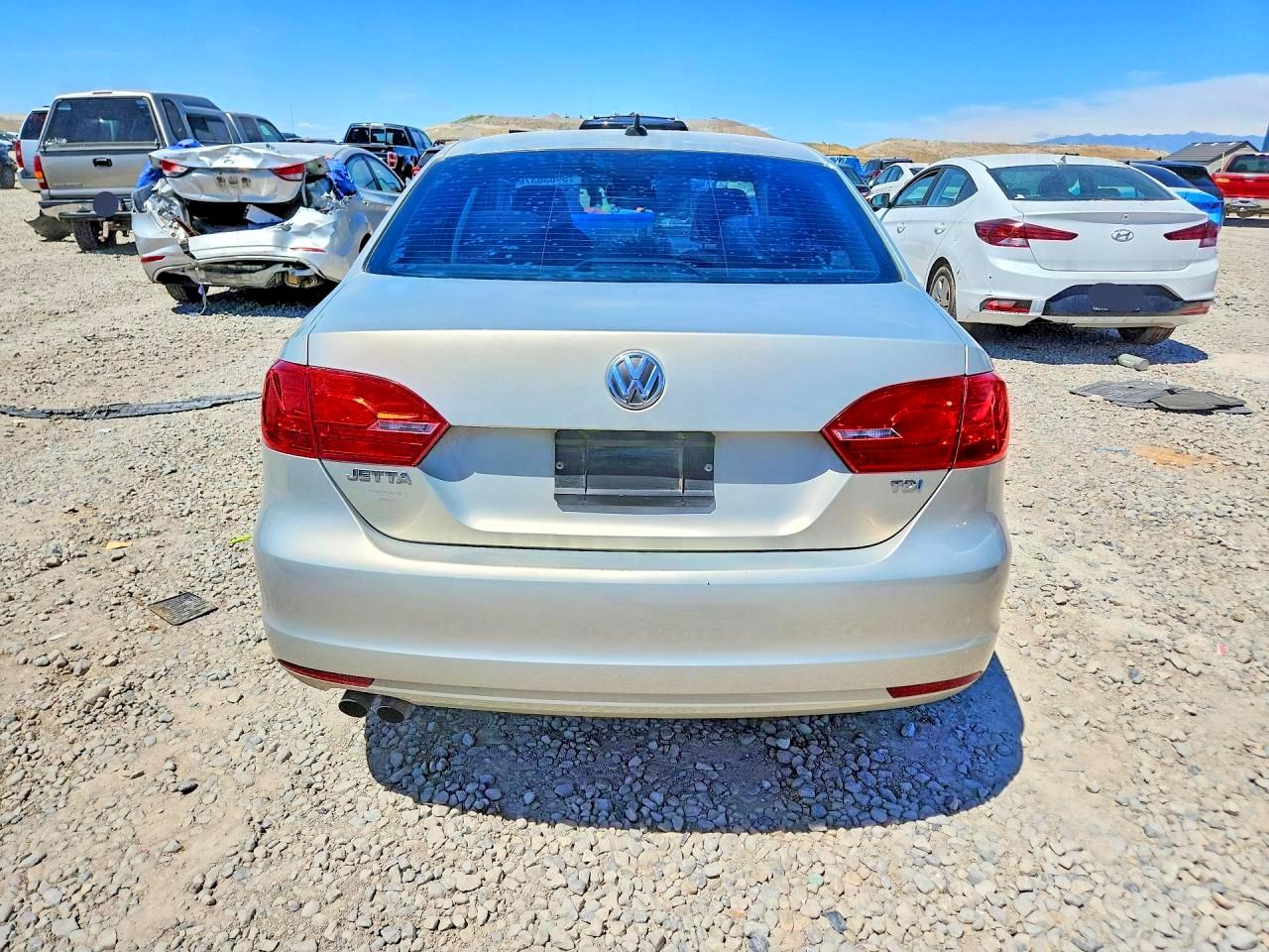 2012 VOLKSWAGEN JETTA TDI photo 11