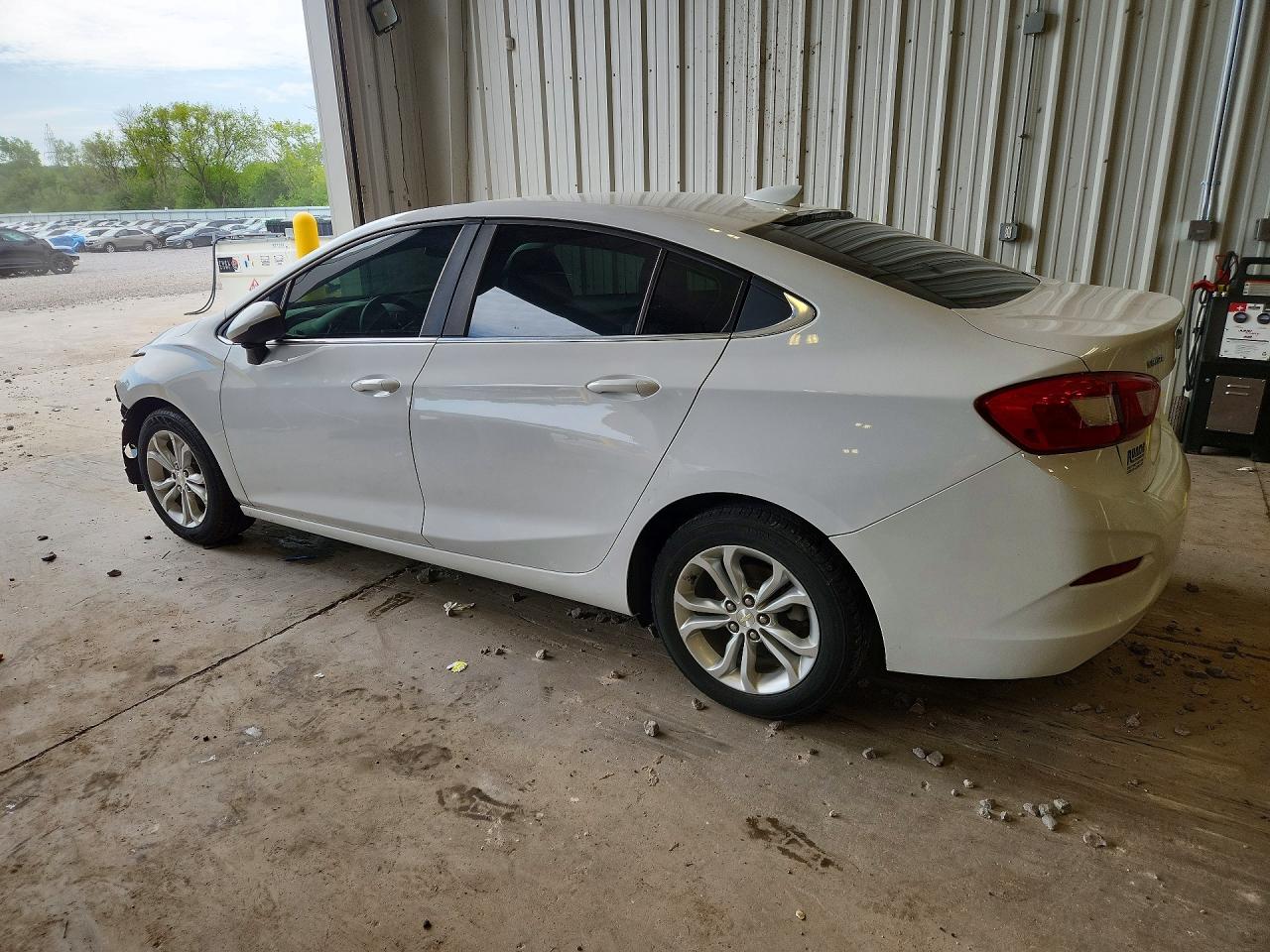 2019 CHEVROLET CRUZE LT photo 4