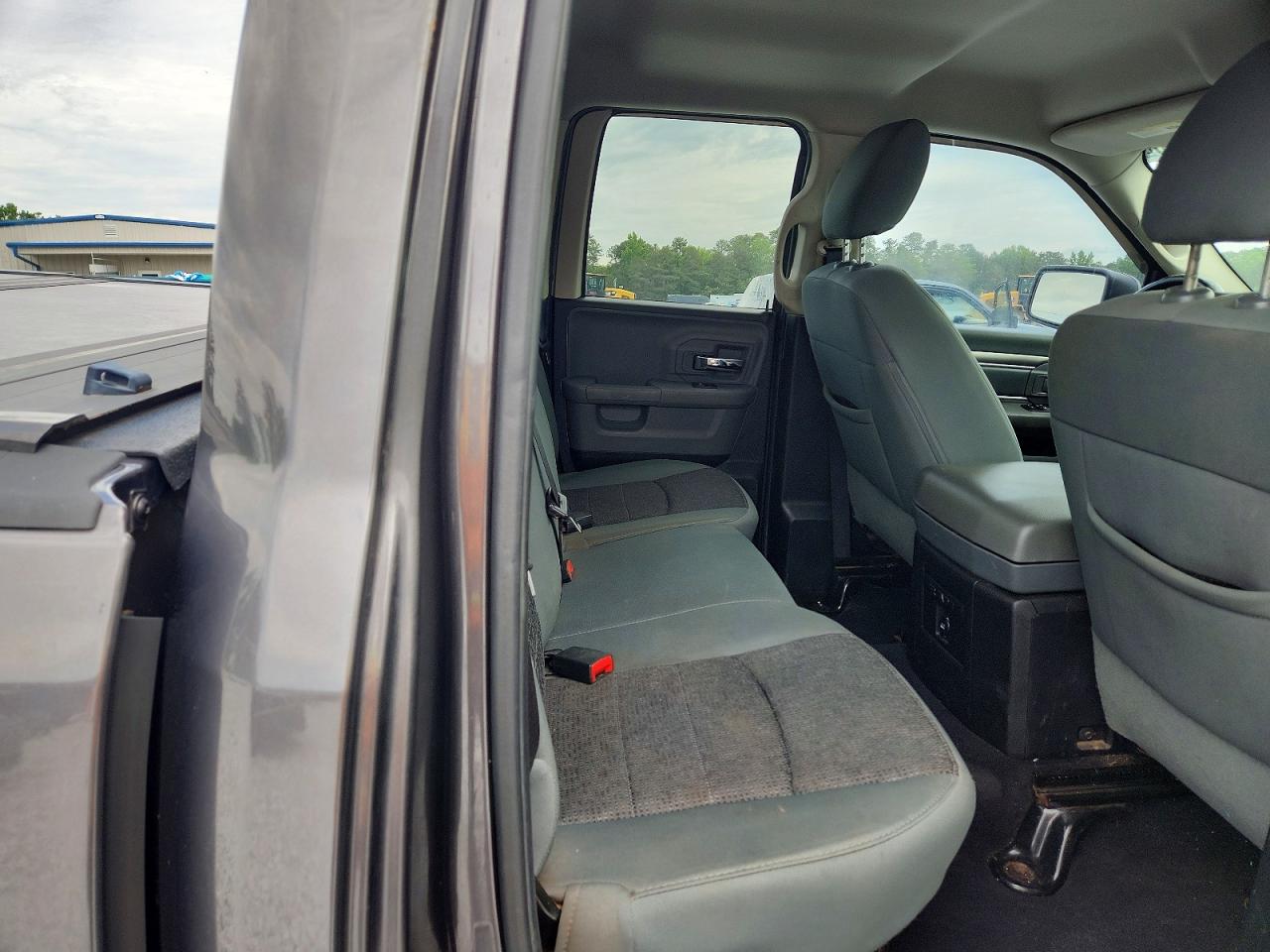 2014 RAM 1500 SLT photo 28
