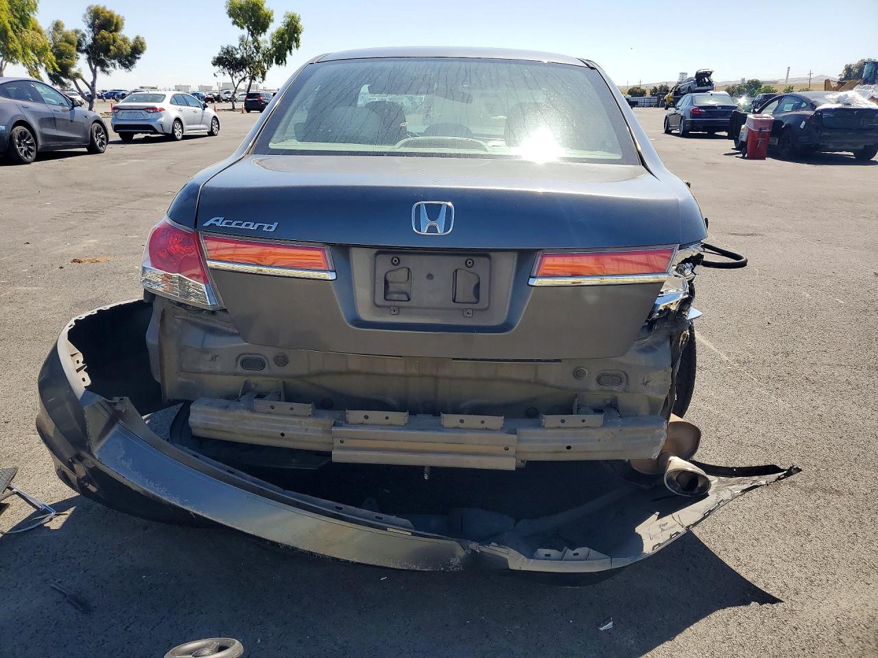 2012 HONDA ACCORD LX photo 6
