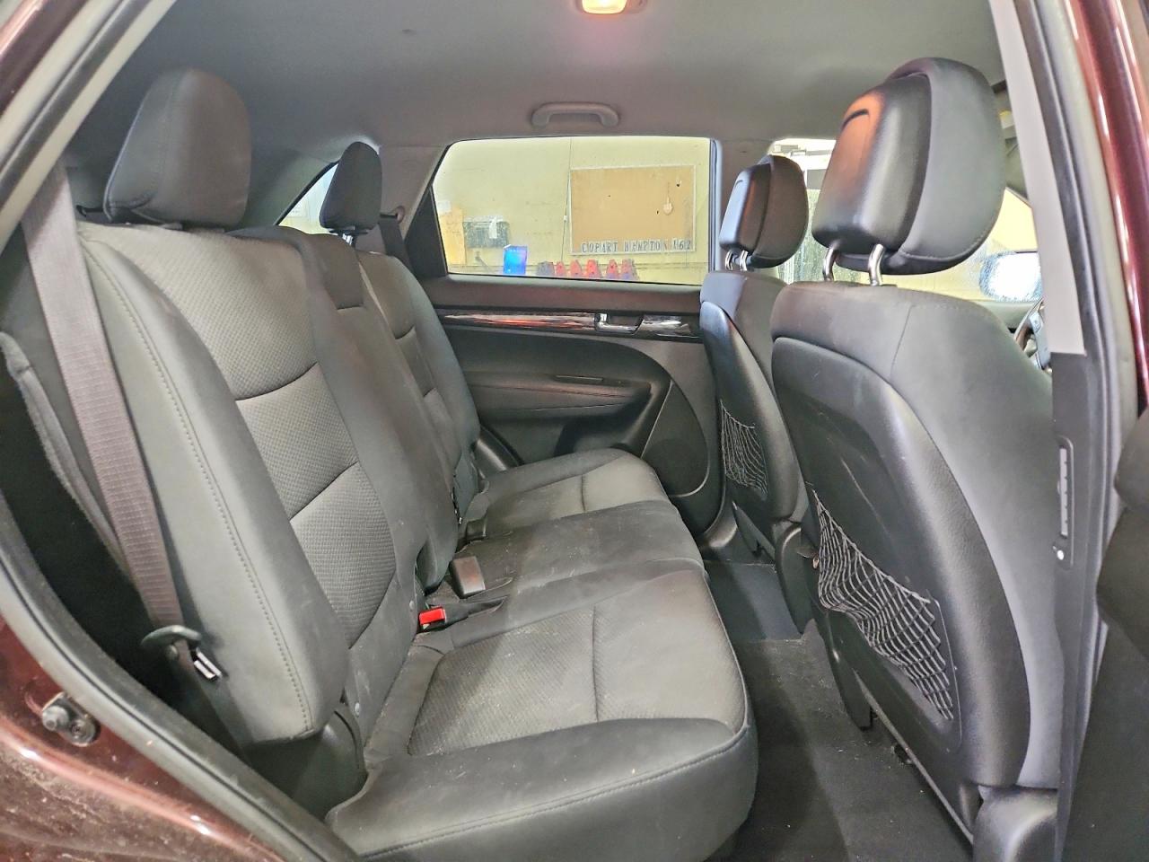 2011 KIA SORENTO LX photo 31