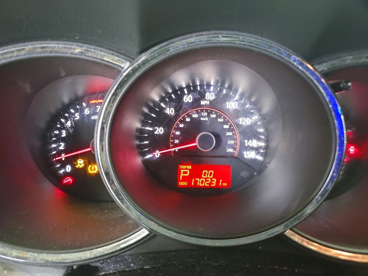 2011 KIA SORENTO LX photo 25