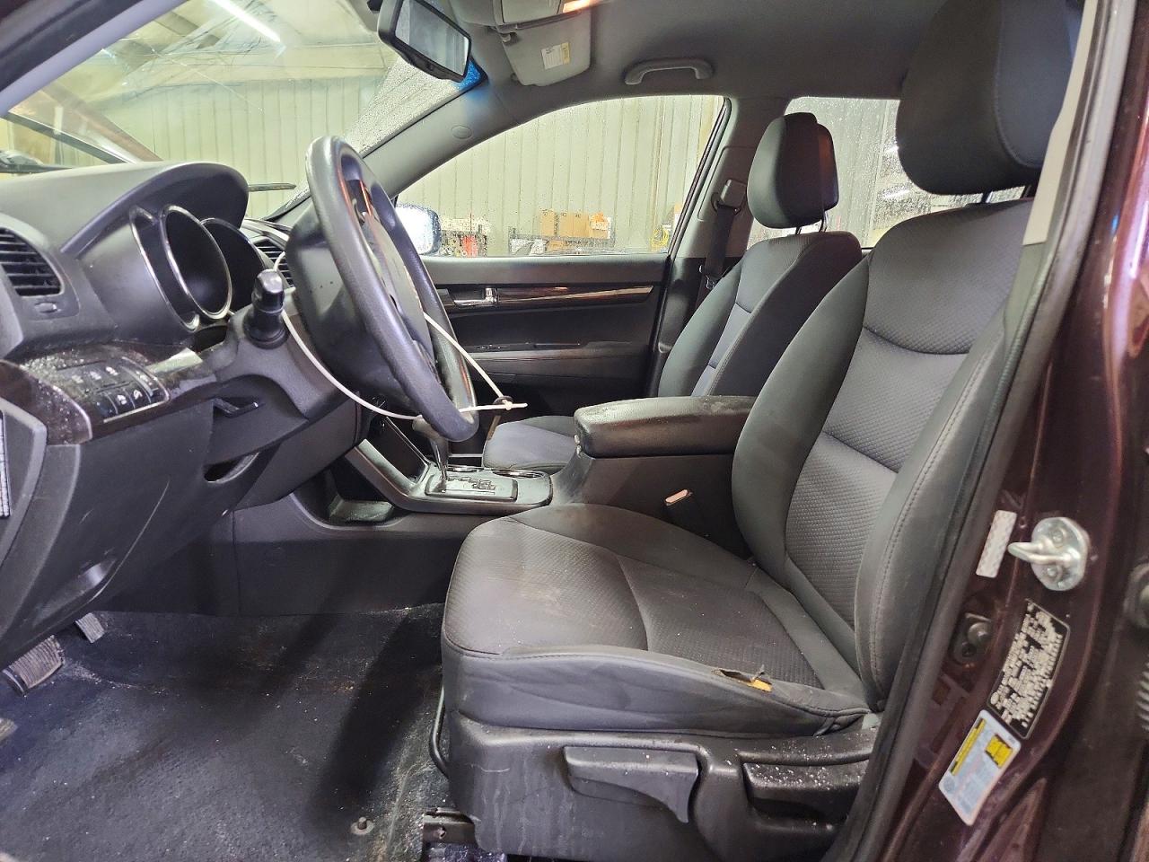 2011 KIA SORENTO LX photo 19