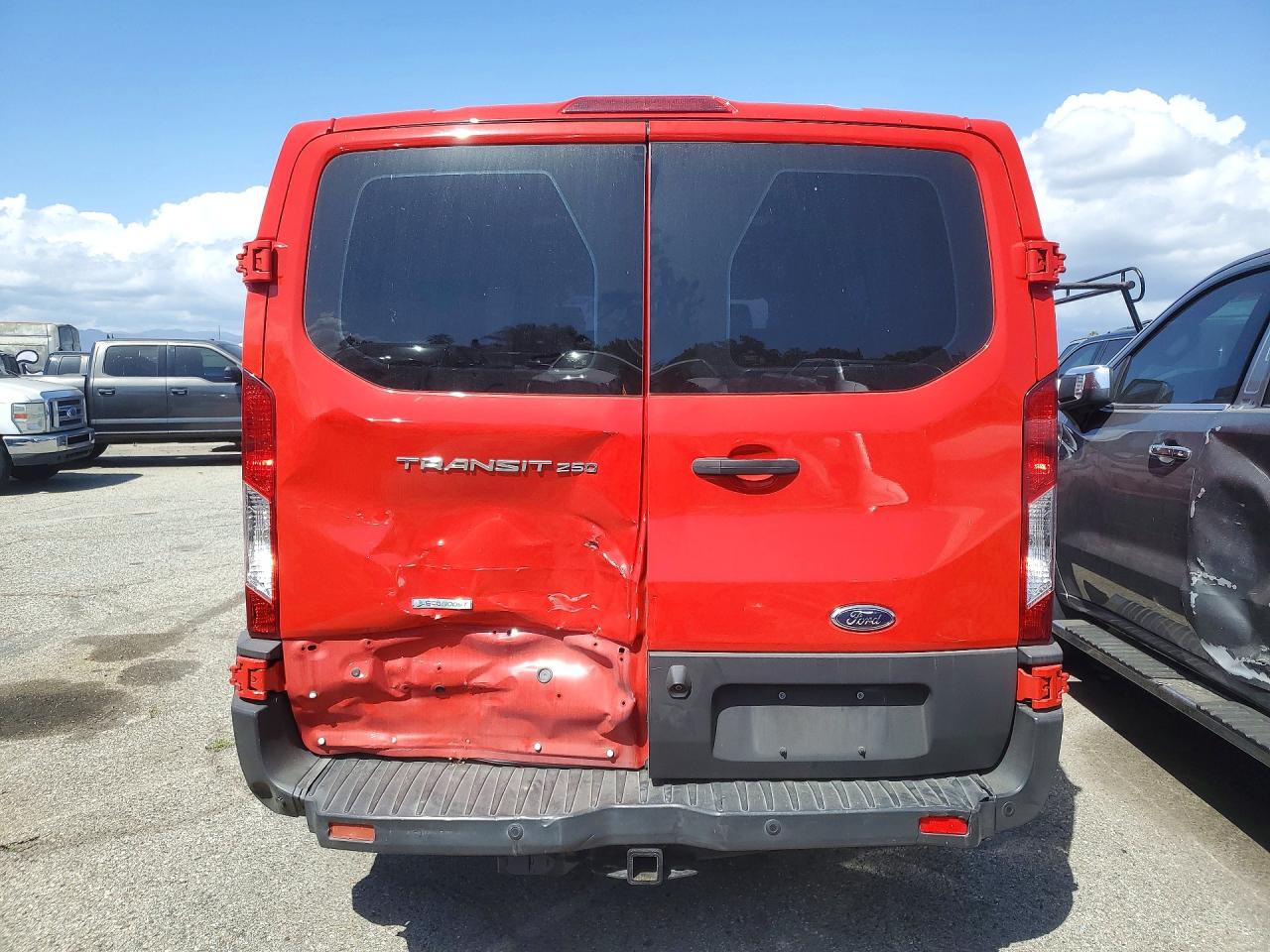 2017 FORD TRANSIT T-250 photo 11