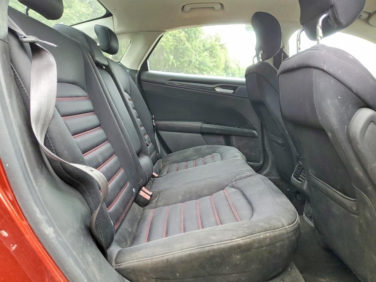 2014 FORD FUSION SE photo 28