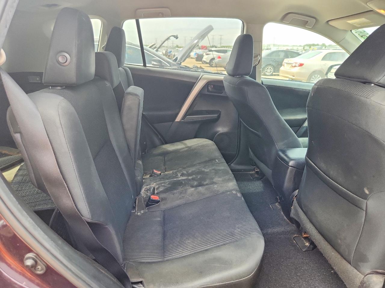 2016 TOYOTA RAV4 LE photo 10