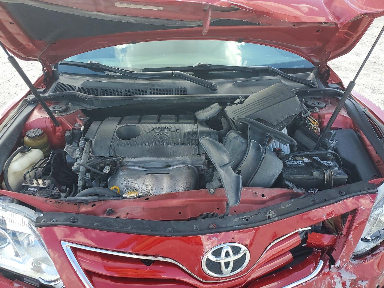 2011 TOYOTA CAMRY LE photo 21