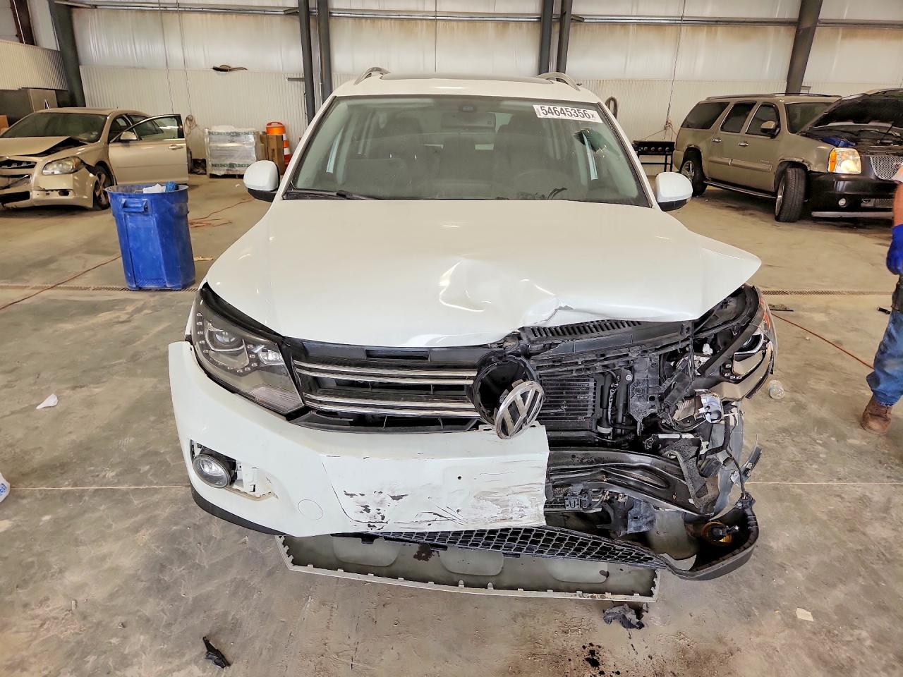 2016 VOLKSWAGEN TIGUAN S photo 9